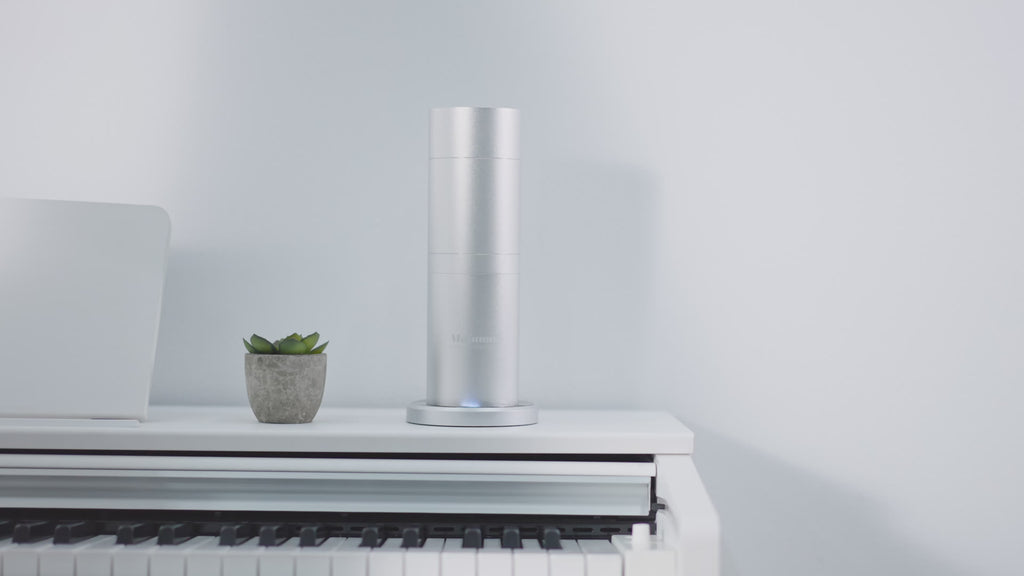 Midi silver diffuser auf klavier im Video